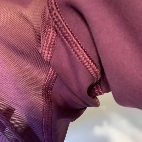 Lululemon Size 6 Dark Purple Mesh Panel Leggings 28" Inseam P30416 Workout Yoga - Picture 9 of 10